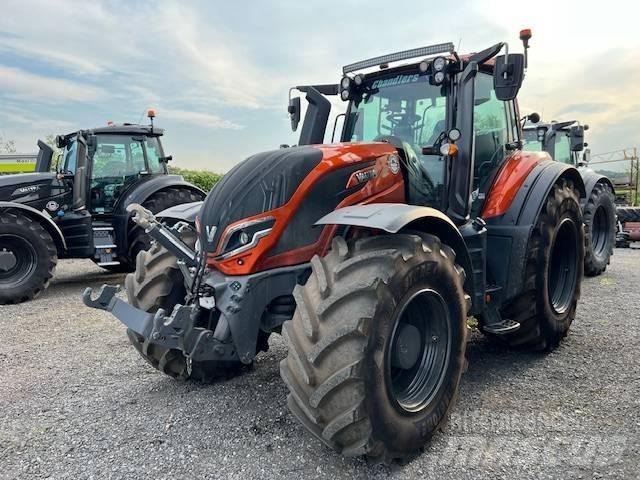 Valtra T 175 V الجرارات