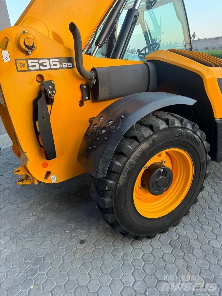 JCB 535-95 مناولات متداخلة