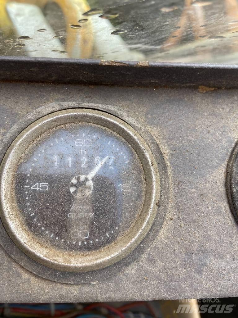 Menzi Muck 6000 T حفارات خاصة