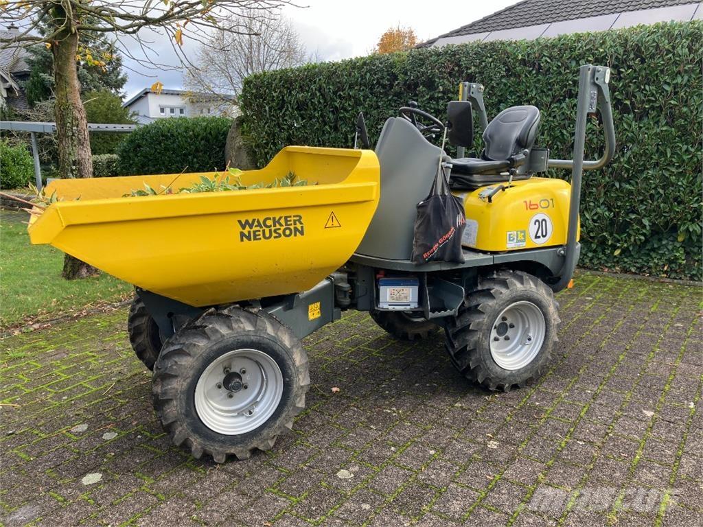 Wacker Neuson 1601 عربات نقل قلابة للمواقع