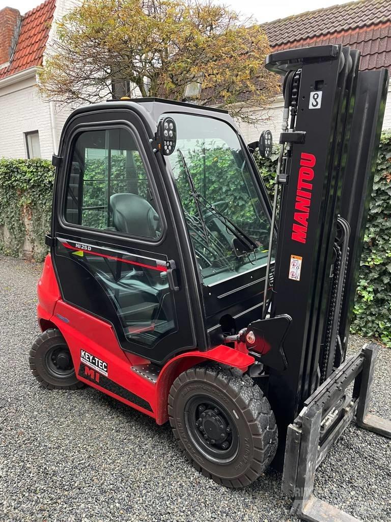 Manitou MI 25 شاحنات الديزل