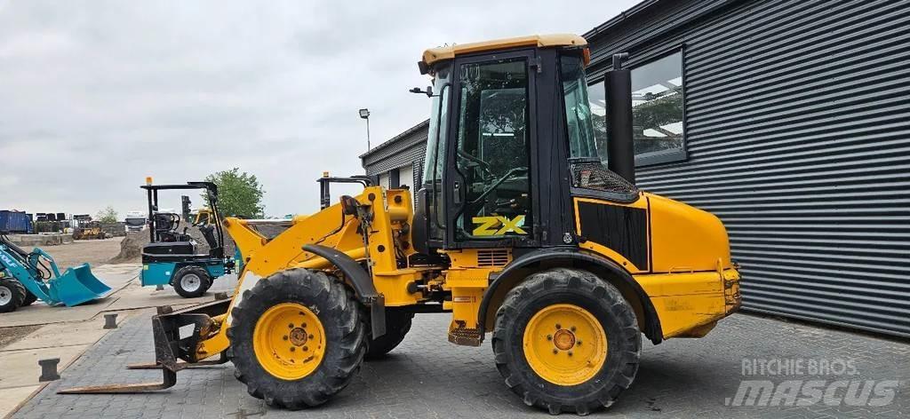 JCB ZX 409 لوادر بعجل