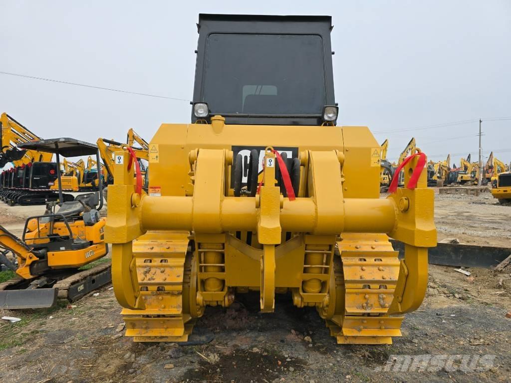 CAT D7G بلدوزرات مجنزرة