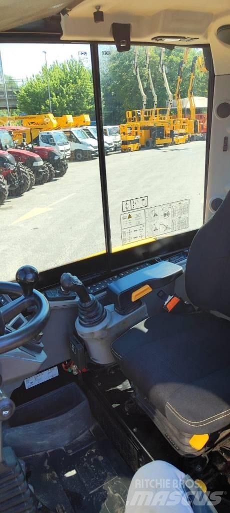 JCB Hydradig حفارات بعجل