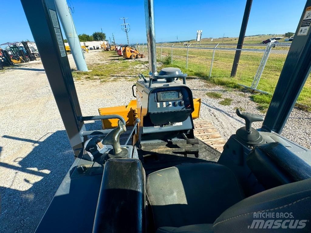 DEERE 450J بلدوزرات مجنزرة