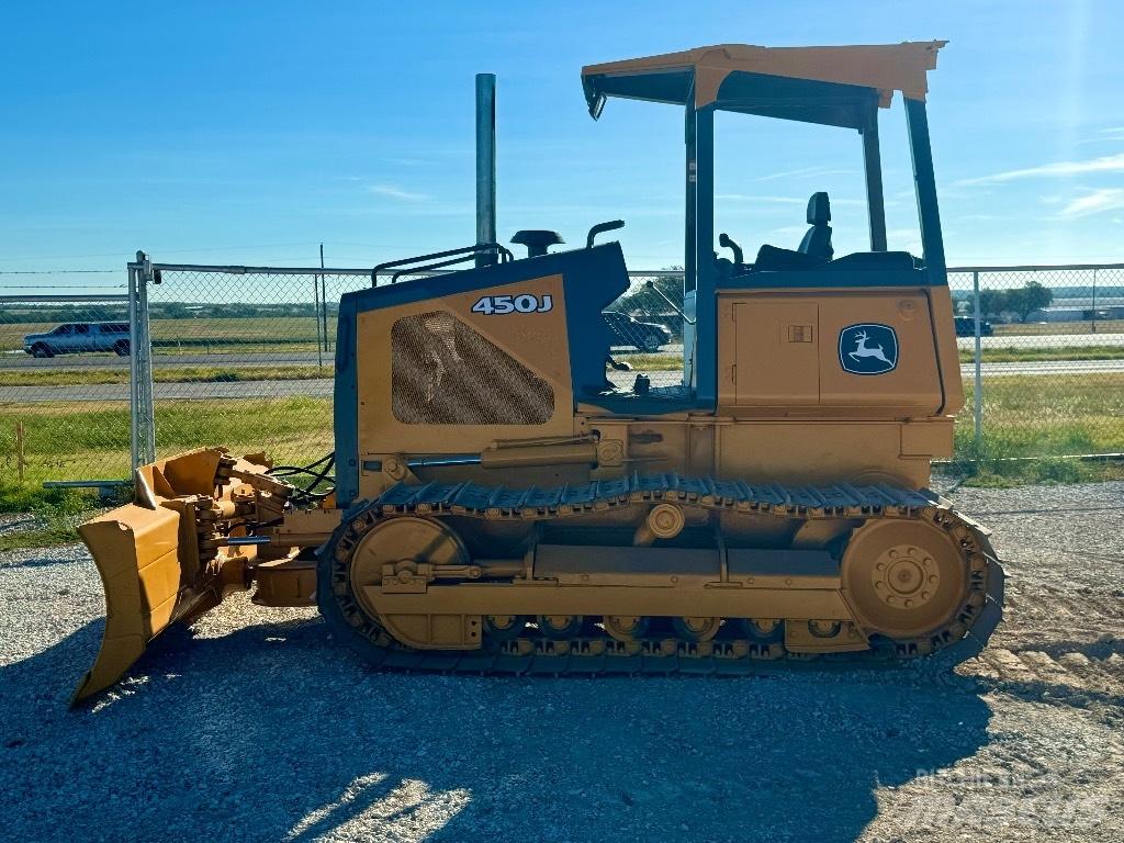 DEERE 450J بلدوزرات مجنزرة