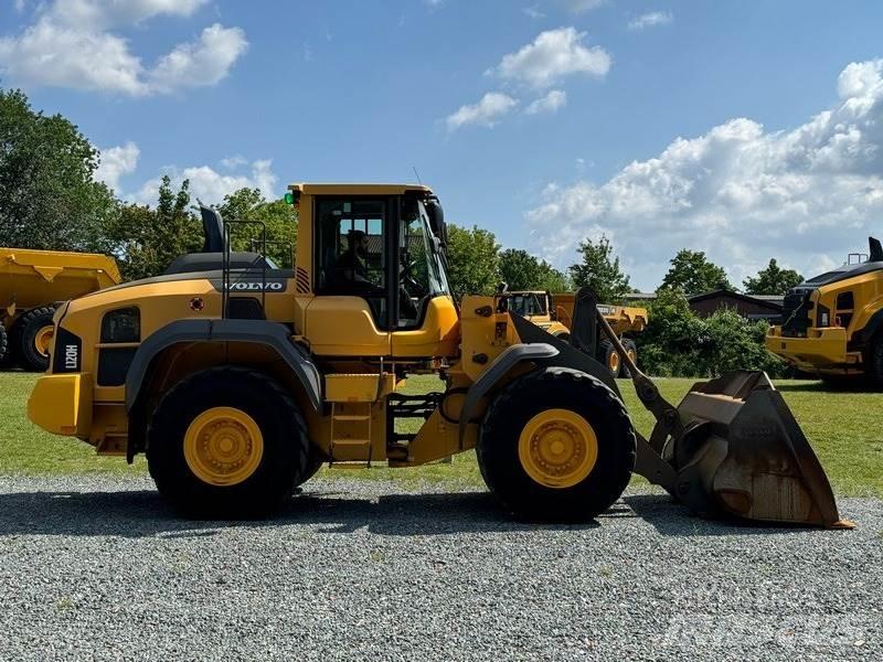 Volvo L 120 H لوادر بعجل