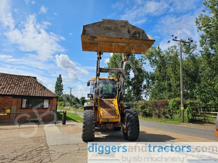 JCB 426 لوادر بعجل