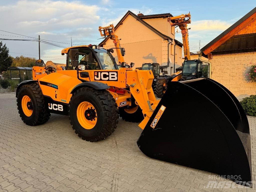 JCB 560-80 AGRI PRO معدات مناولة لأغراض الزراعة
