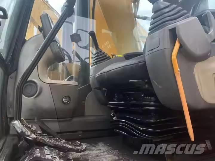 CAT 325 D حفارات زحافة