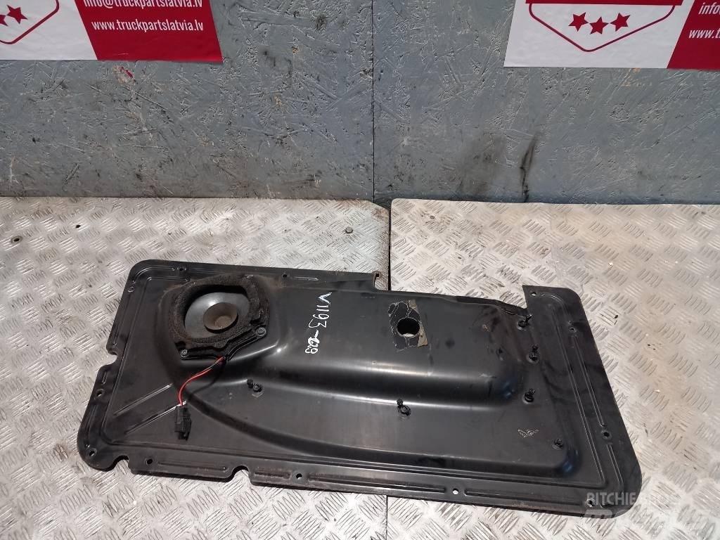 Volvo FH 12     20391514 كابينة والداخلية