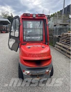 Manitou MI 30 D شاحنات الديزل