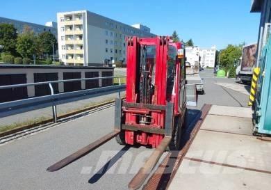 Manitou MI 30 D شاحنات الديزل