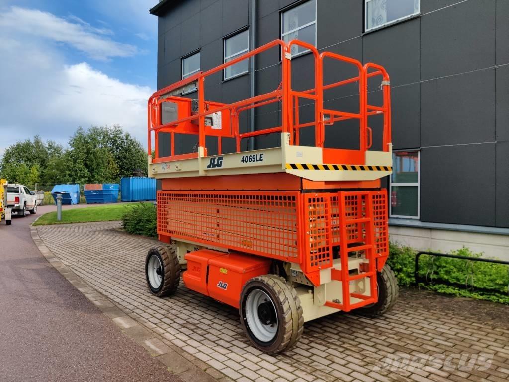 JLG 4069 LE Saxlift رافعات مقصية الشكل
