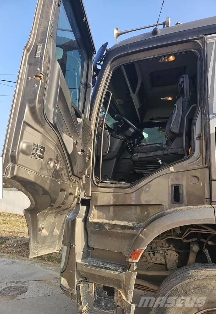 Mercedes-Benz 3951 عربات نقل قلابة للمواقع