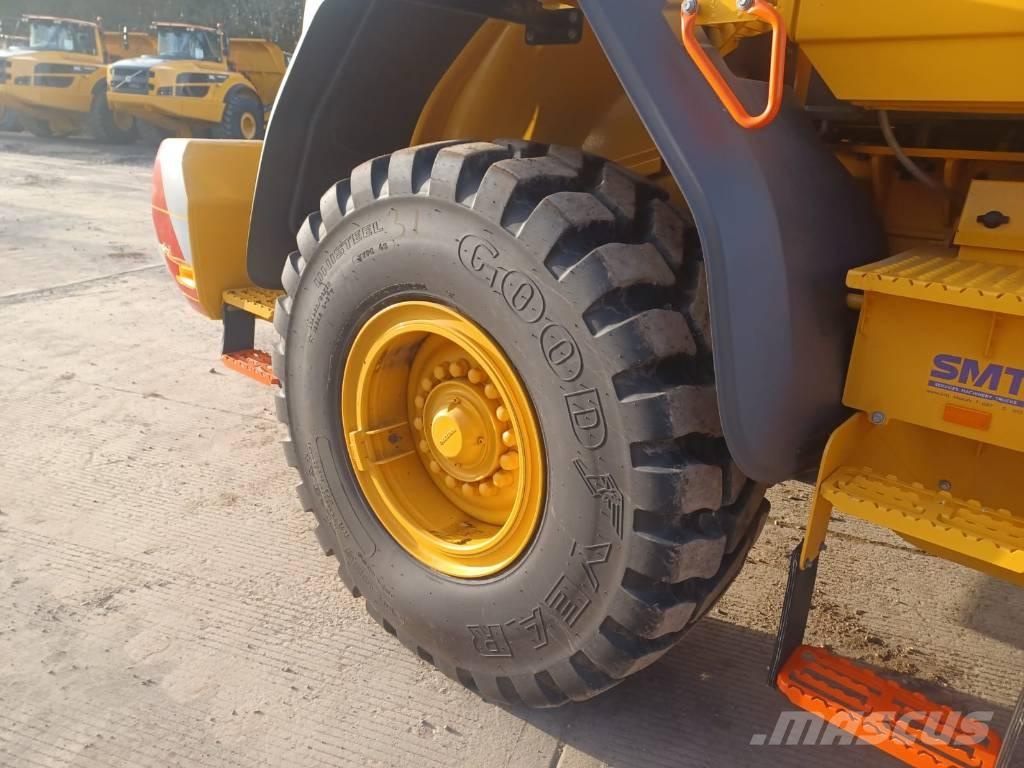Volvo L 90 H لوادر بعجل