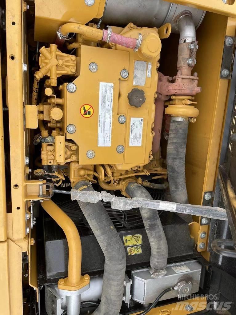 CAT 313GC حفارات زحافة