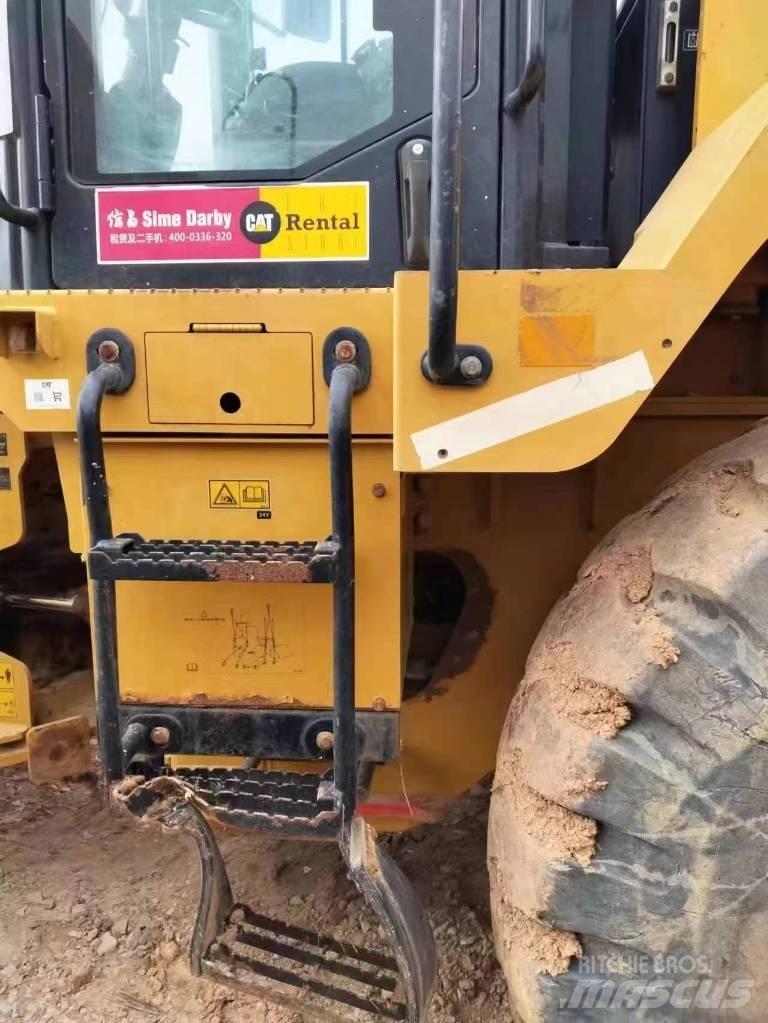 CAT 950GC لوادر بعجل