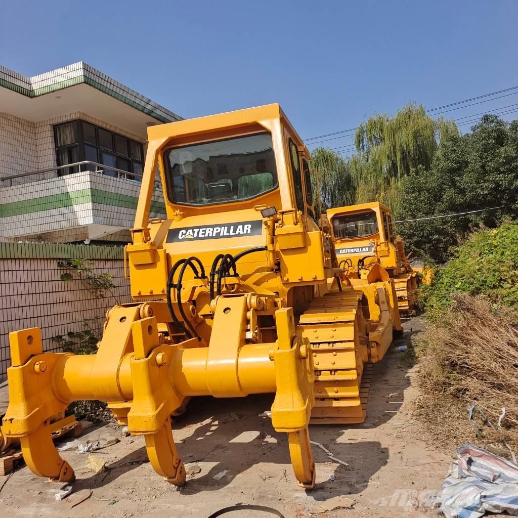 CAT D 7 R بلدوزرات مجنزرة