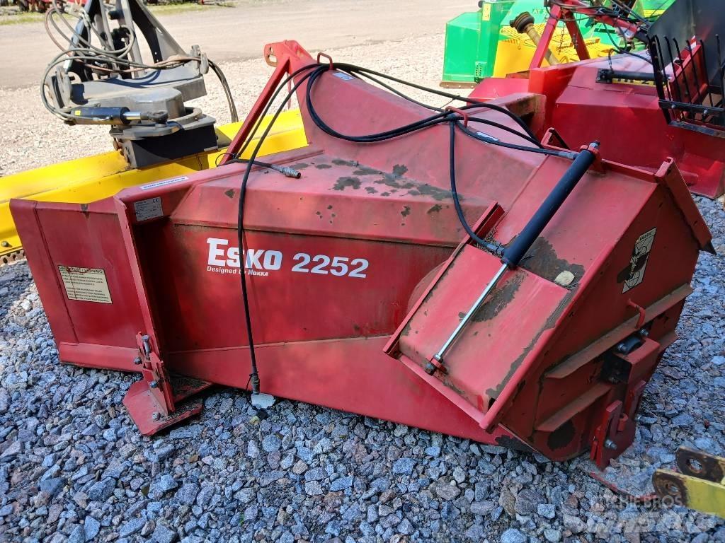 Esko 2252 قاذفات الجليد