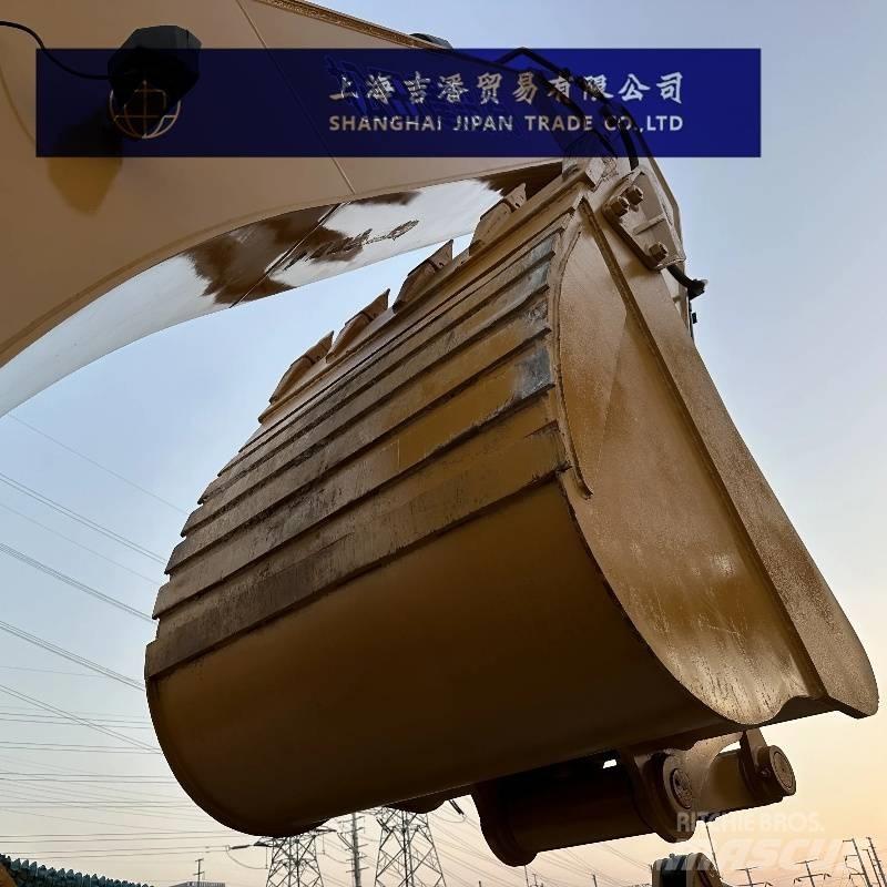 CAT 330 D حفارات زحافة