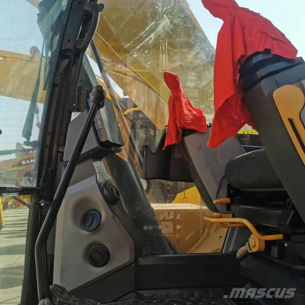 CAT 320 GC حفارات زحافة