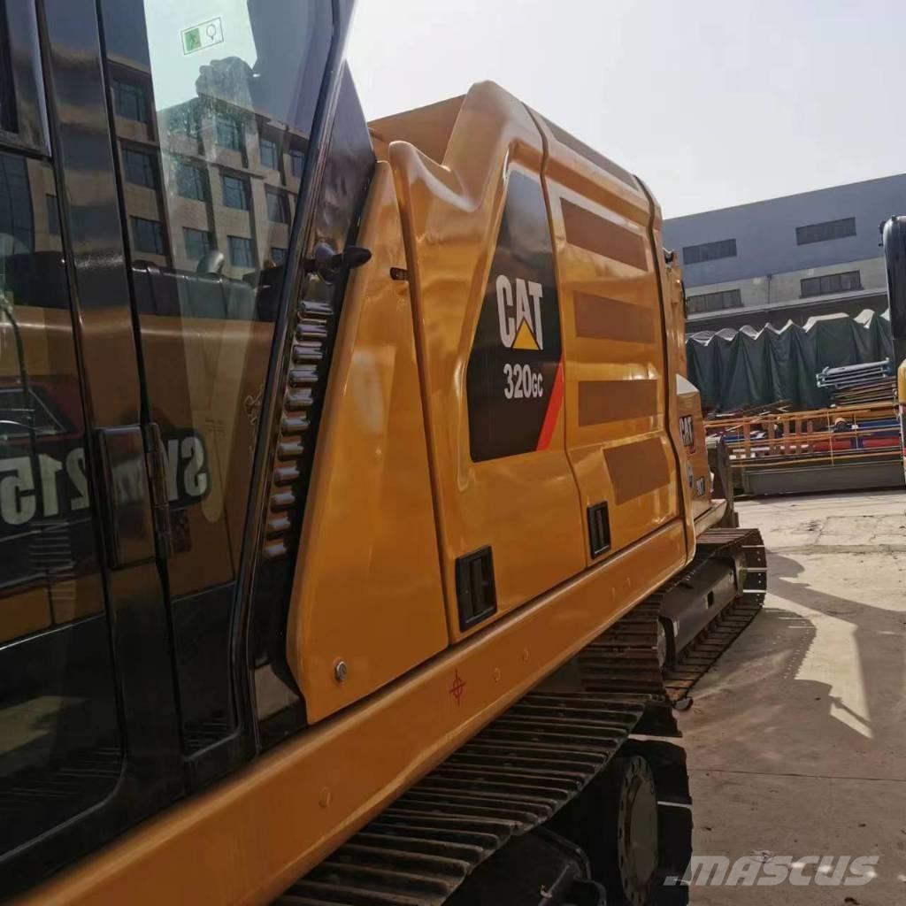 CAT 320 GC حفارات زحافة
