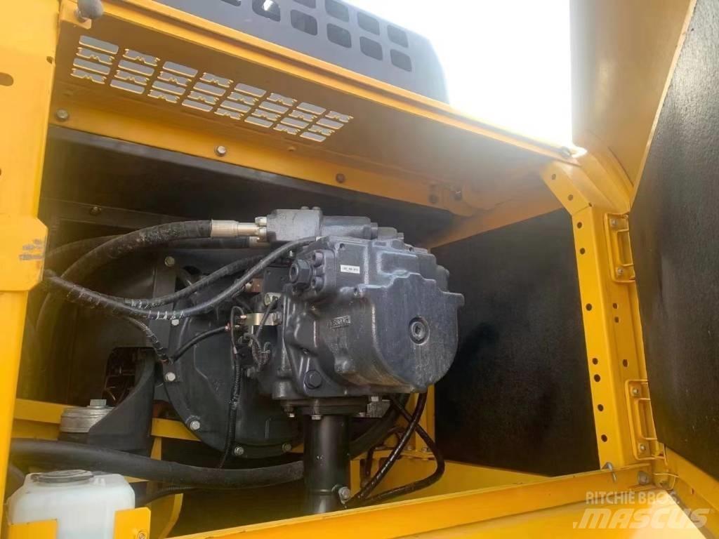 Komatsu pc450 حفارات زحافة