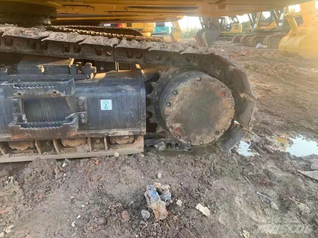 Komatsu pc450 حفارات زحافة