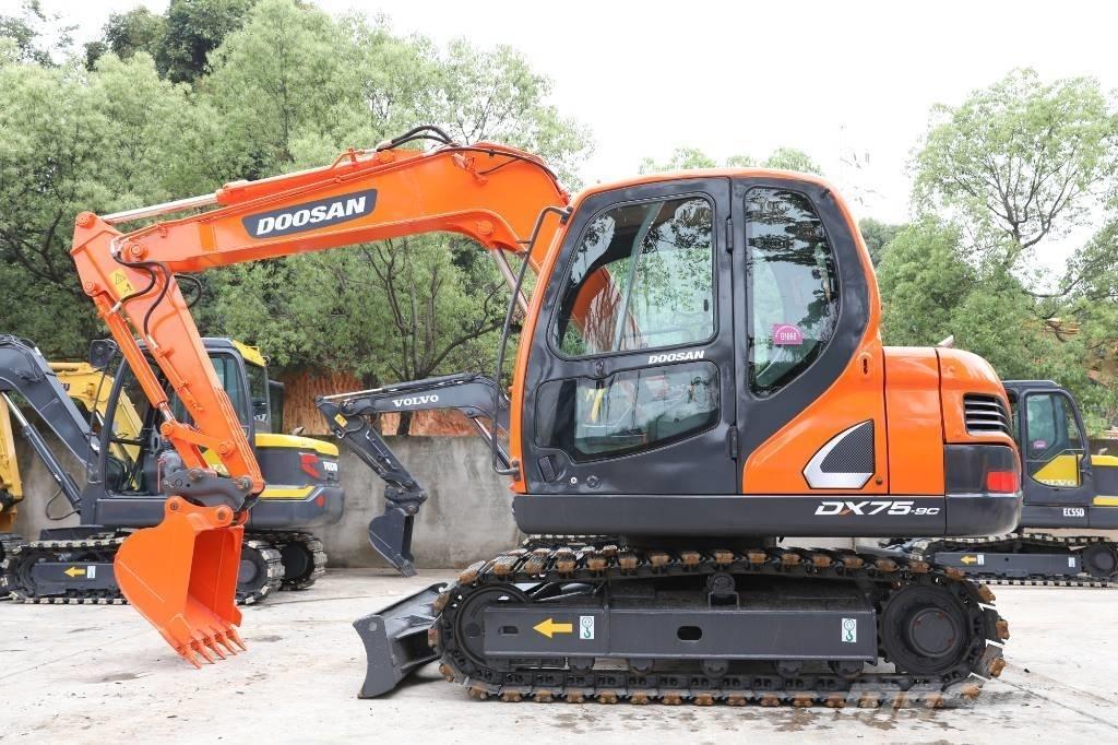 Doosan DX 75-9 C حفارات صغيرة أقل من 7 طن (حفارات صغيرة)