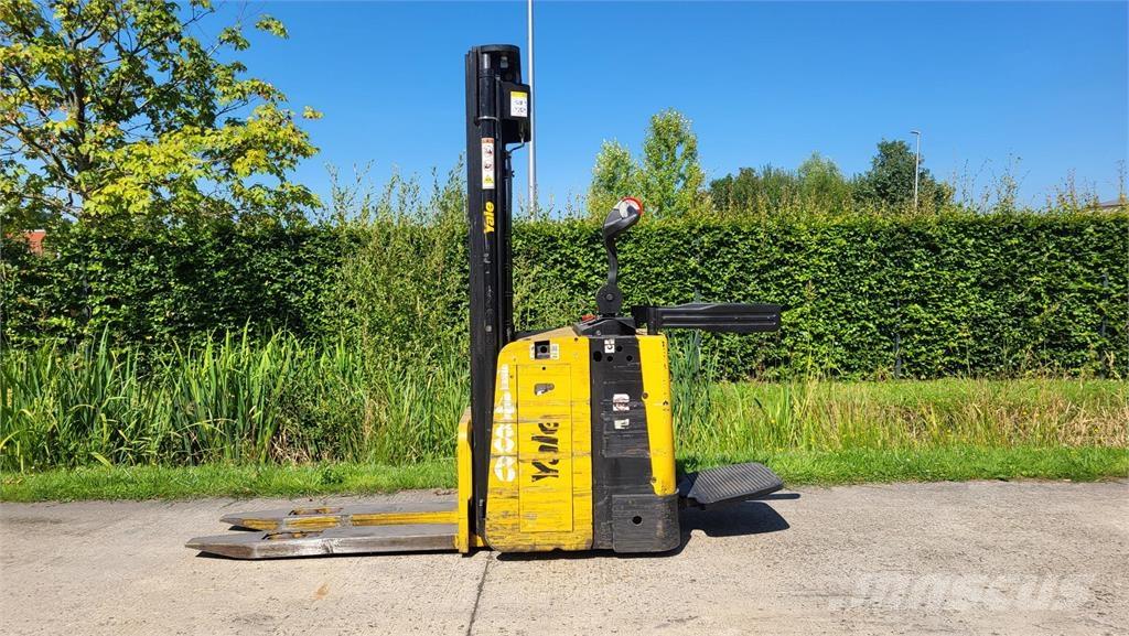 Yale MS15X 2017 شاحنات مناولة ذاتية الدفع