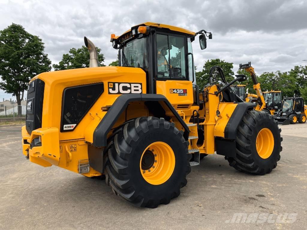 JCB 435S الجرارات