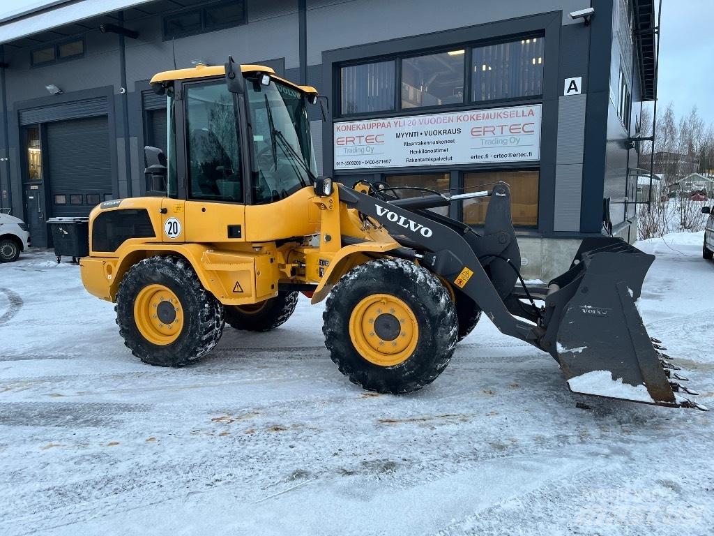 Volvo L 30 G لوادر بعجل