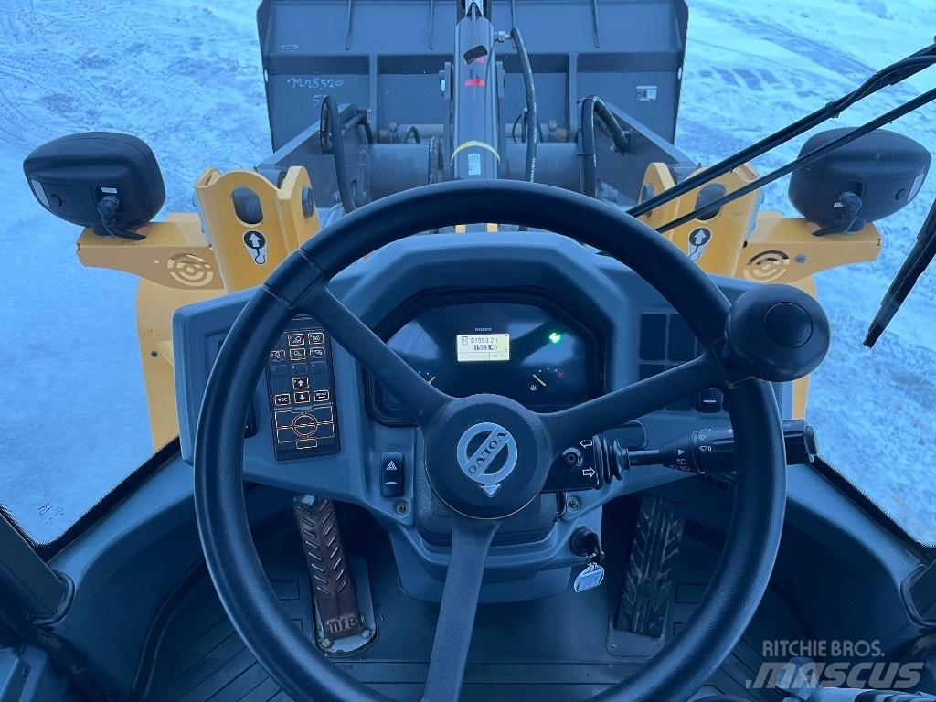 Volvo L 30 G لوادر بعجل
