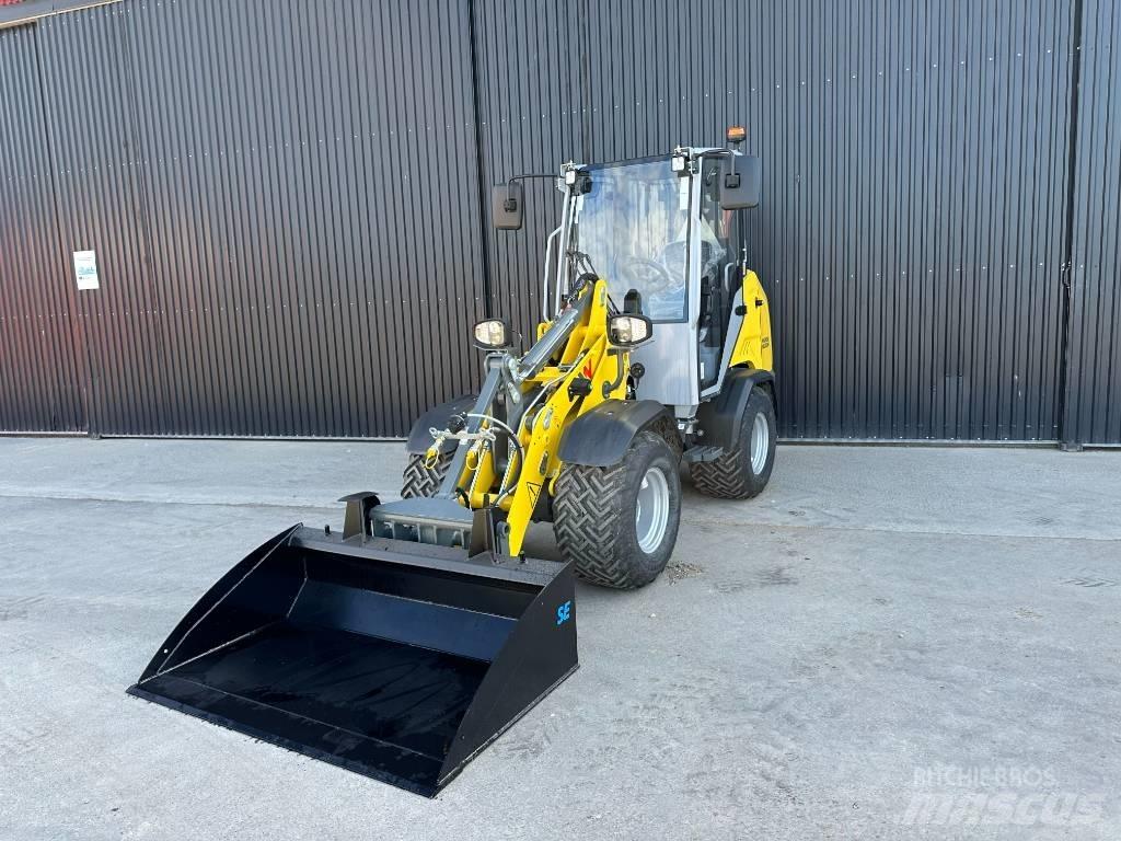 Wacker Neuson WL 28 لوادر بعجل