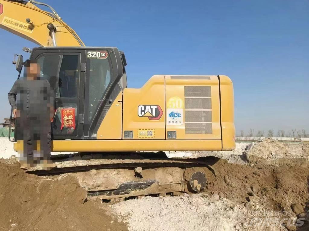 CAT 320 GC حفارات زحافة