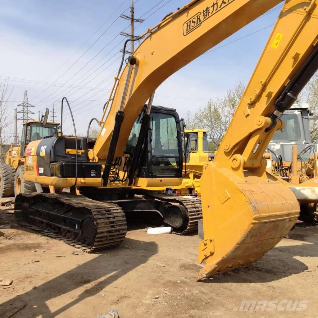 CAT 320D حفارات زحافة