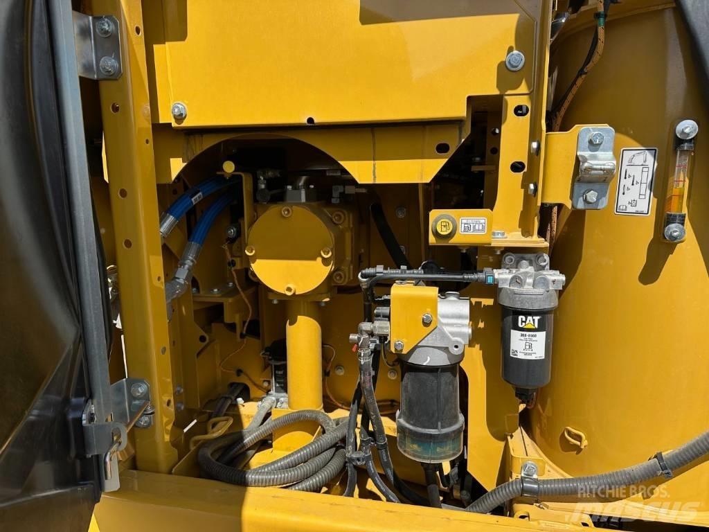 CAT 317 حفارات زحافة