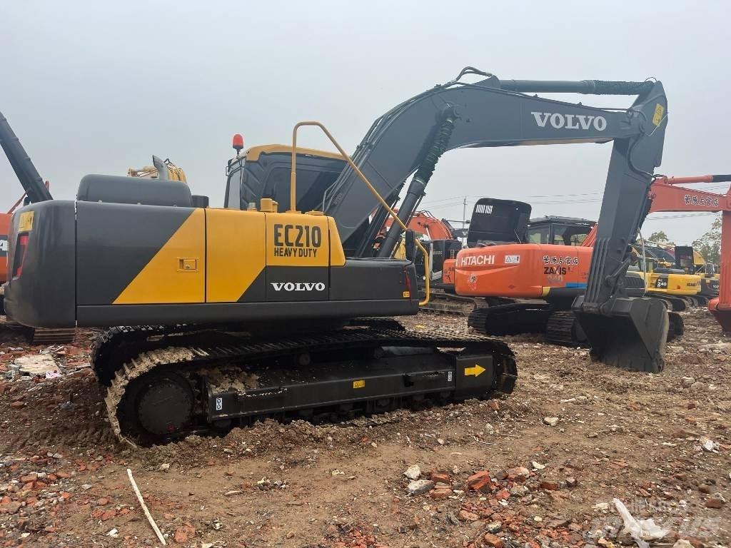 Volvo EC 210 B LC حفارات زحافة