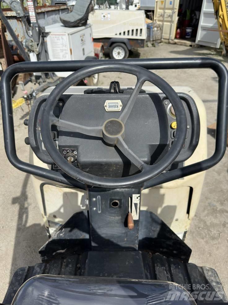 Ingersoll Rand DD 16 ضاغطات التربة