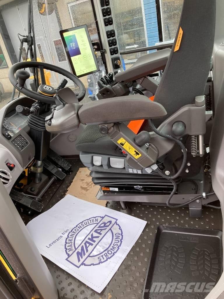 Volvo L 90 H لوادر بعجل