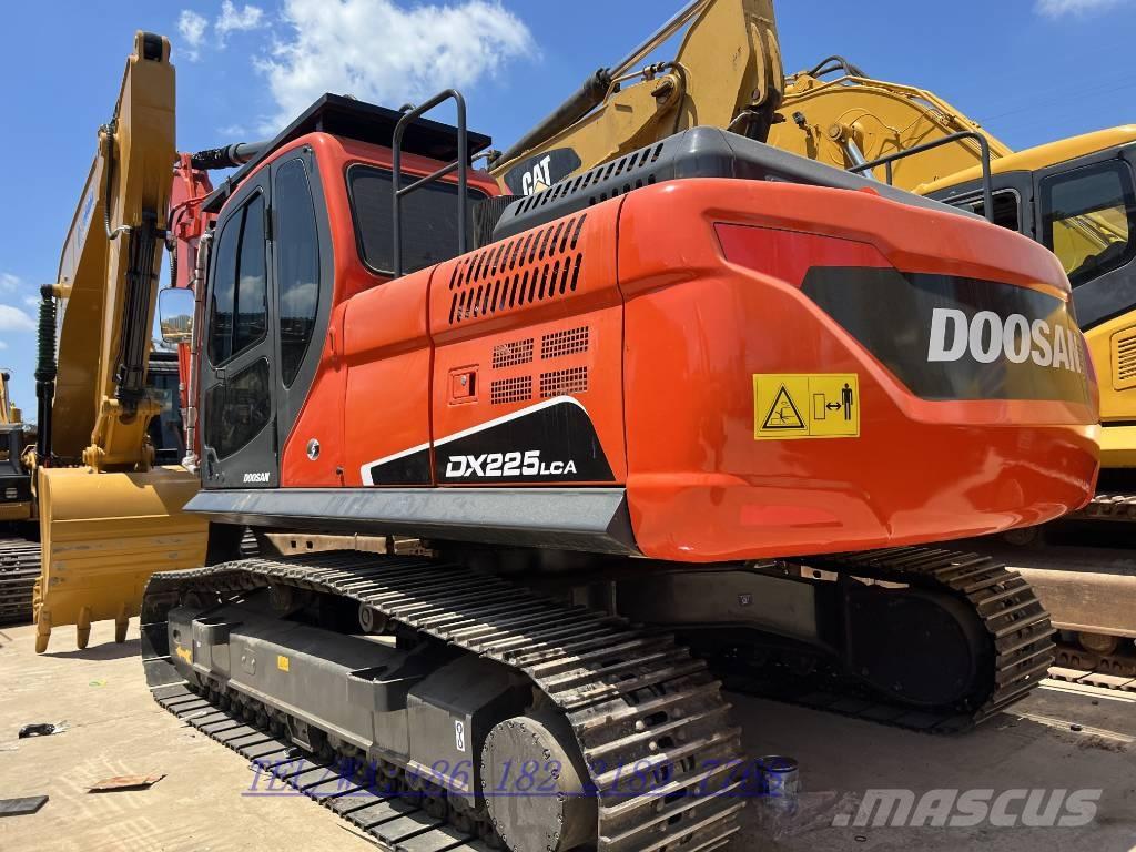 Doosan DX225 حفارات زحافة