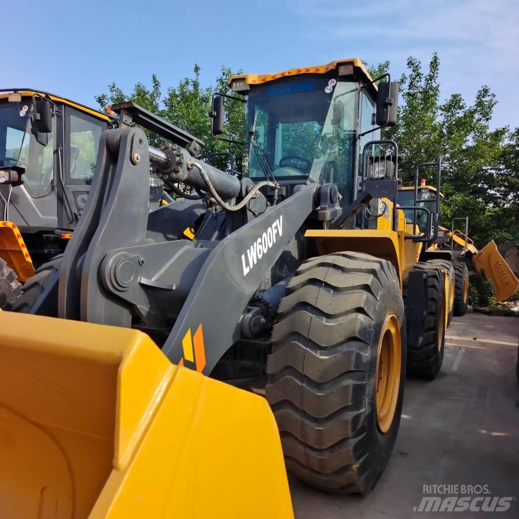 XCMG LW 600 FV لوادر بعجل