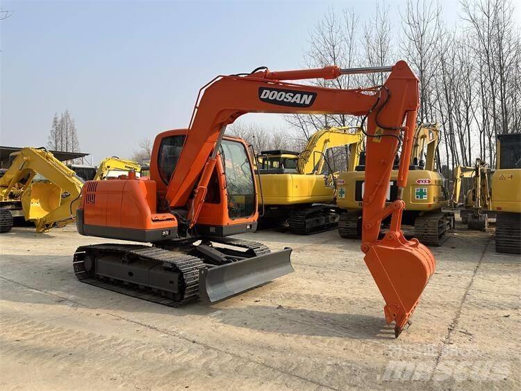 Doosan DX75 حفارات صغيرة أقل من 7 طن (حفارات صغيرة)