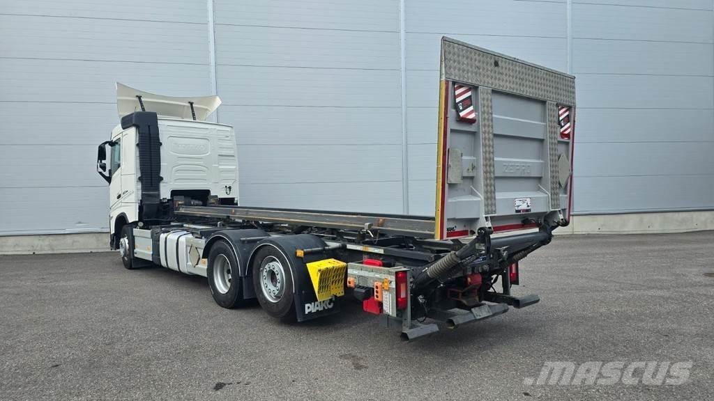 Volvo FH شاحنات قابلة للفك