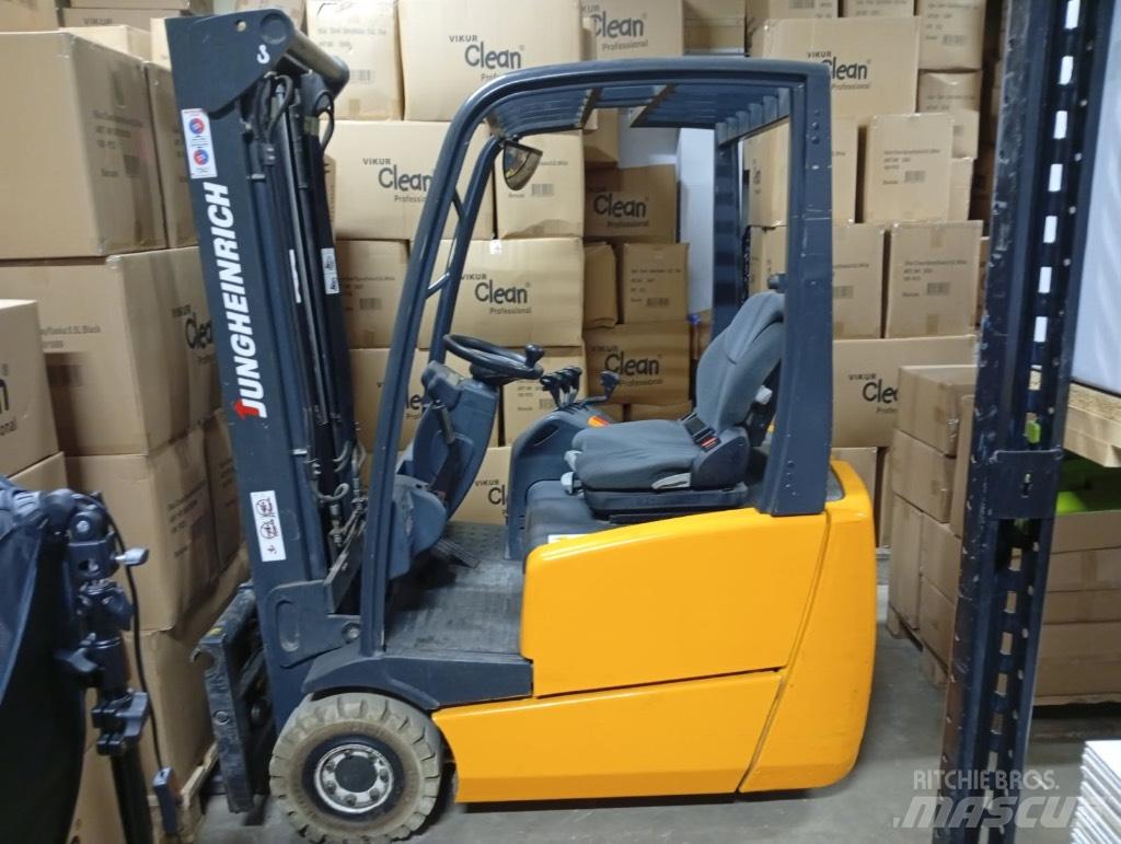 Jungheinrich EFG213 شاحنات ذات رافعات شوكية تعمل بالكهرباء