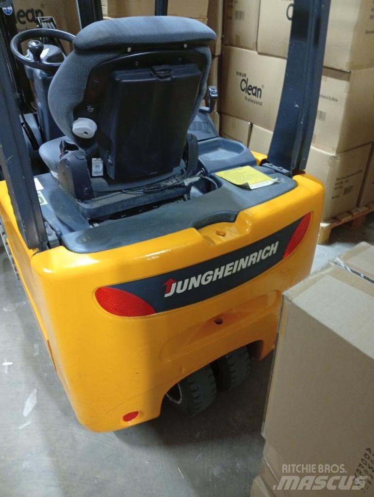 Jungheinrich EFG213 شاحنات ذات رافعات شوكية تعمل بالكهرباء