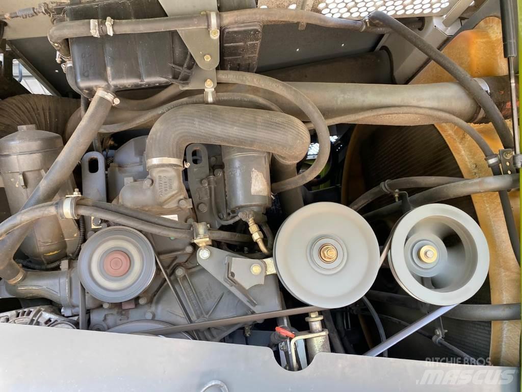 CLAAS JAGUAR 830 حصادات الأعلاف