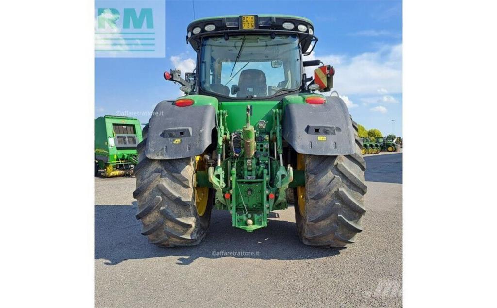 John Deere 7310 الجرارات
