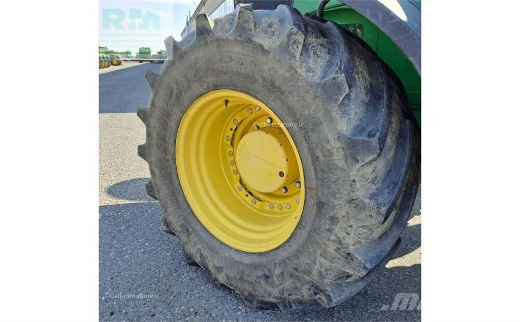 John Deere 7310 الجرارات